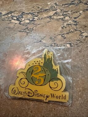 Disney Gold and Green 25th Anniversary Walt Disney World Pin